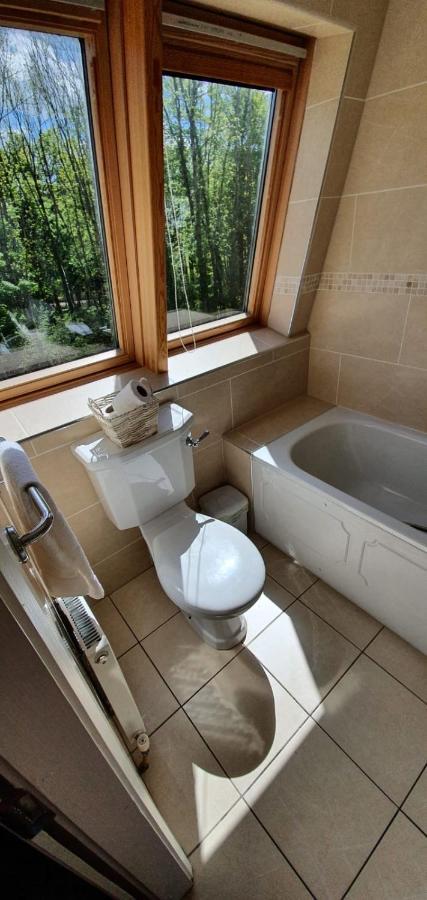 Shannon Oaks Apartments Portumna Esterno foto