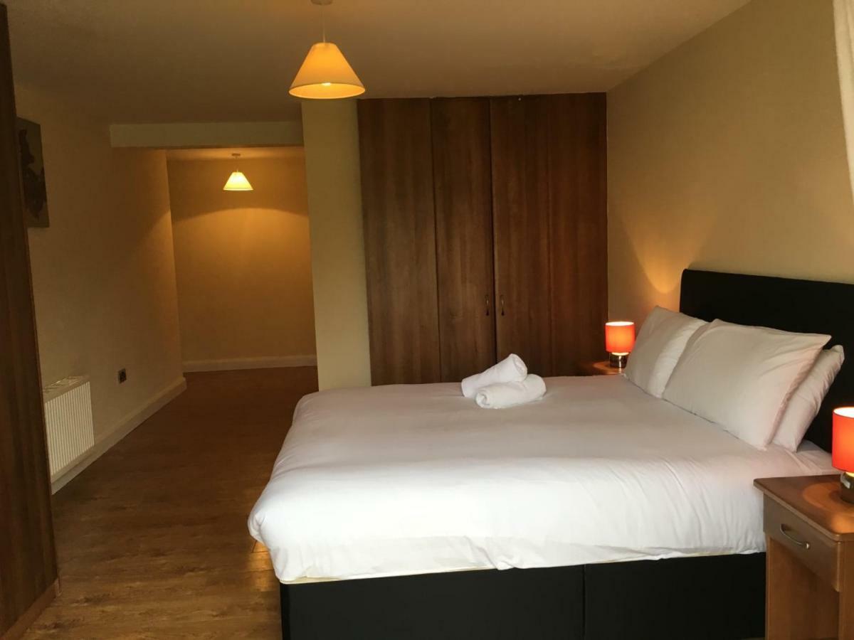 Shannon Oaks Apartments Portumna Esterno foto